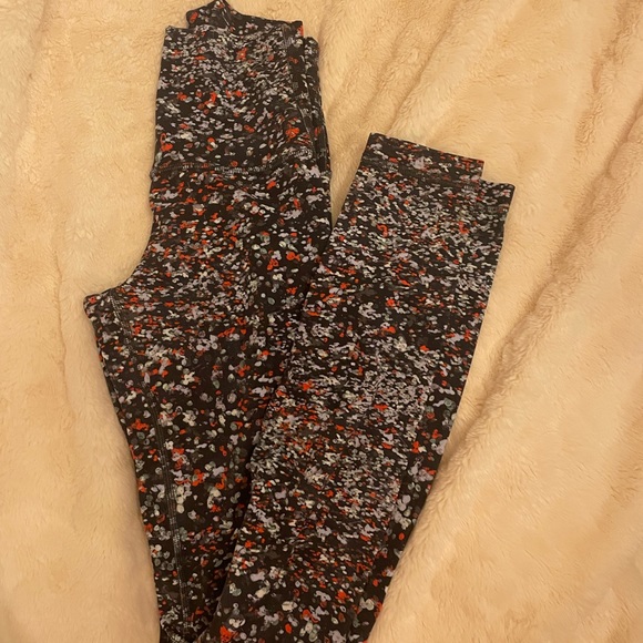lululemon leggings! SIZE 2! limited addition - Picture 2 of 2